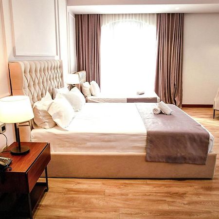 Portik Hotel Berat Esterno foto