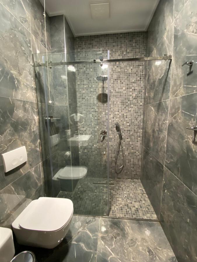 Portik Hotel Berat Esterno foto