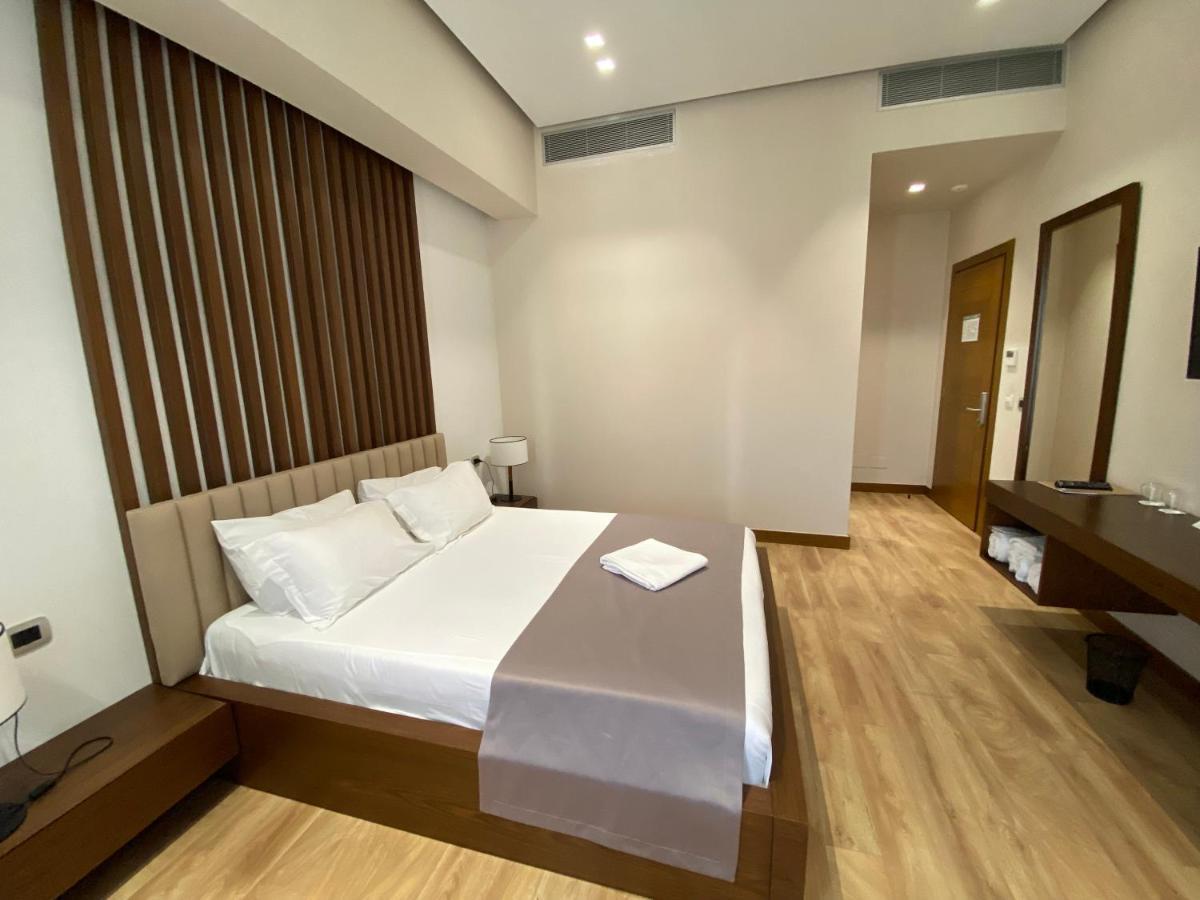 Portik Hotel Berat Esterno foto