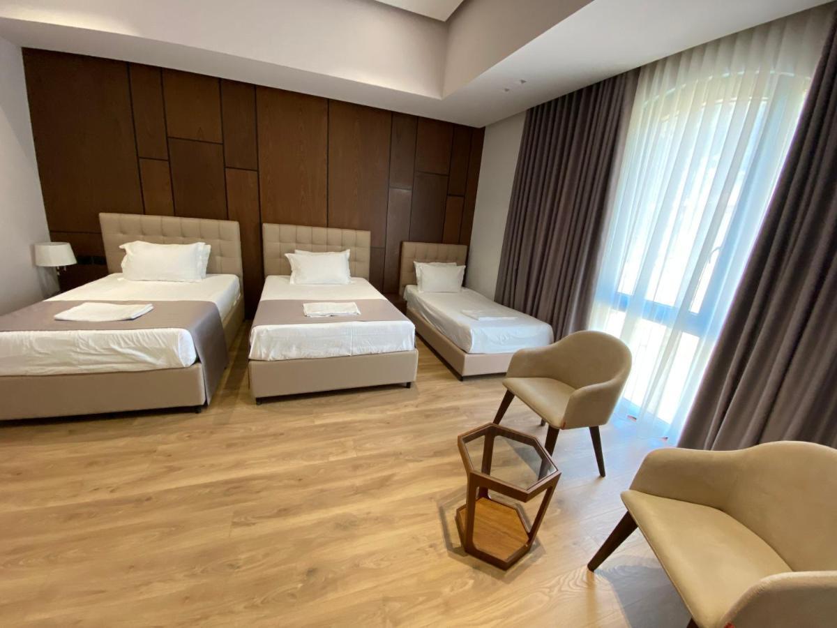 Portik Hotel Berat Esterno foto