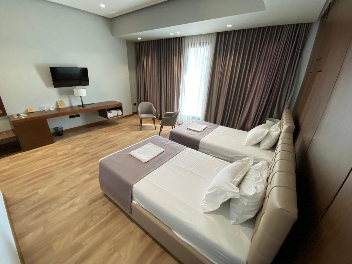 Portik Hotel Berat Esterno foto