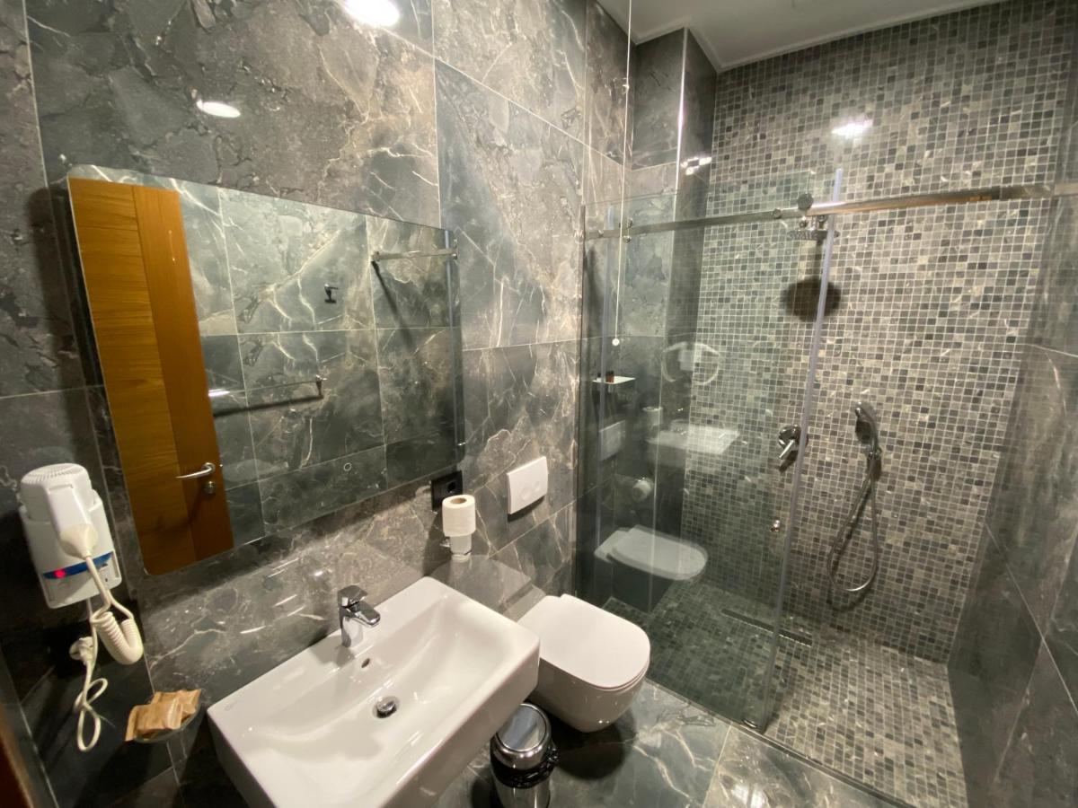 Portik Hotel Berat Esterno foto
