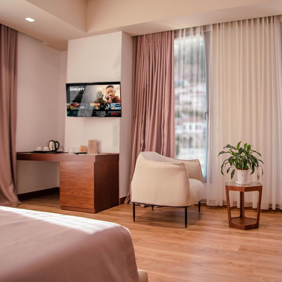 Portik Hotel Berat Esterno foto