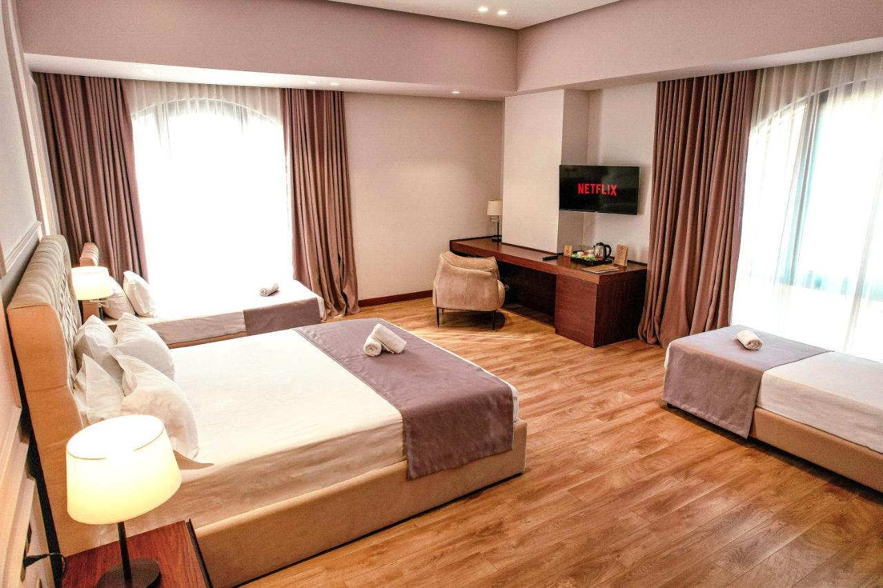 Portik Hotel Berat Esterno foto