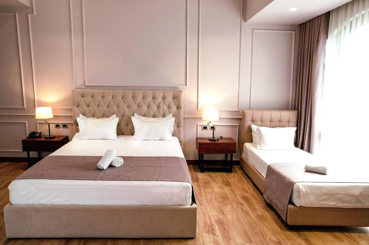 Portik Hotel Berat Esterno foto