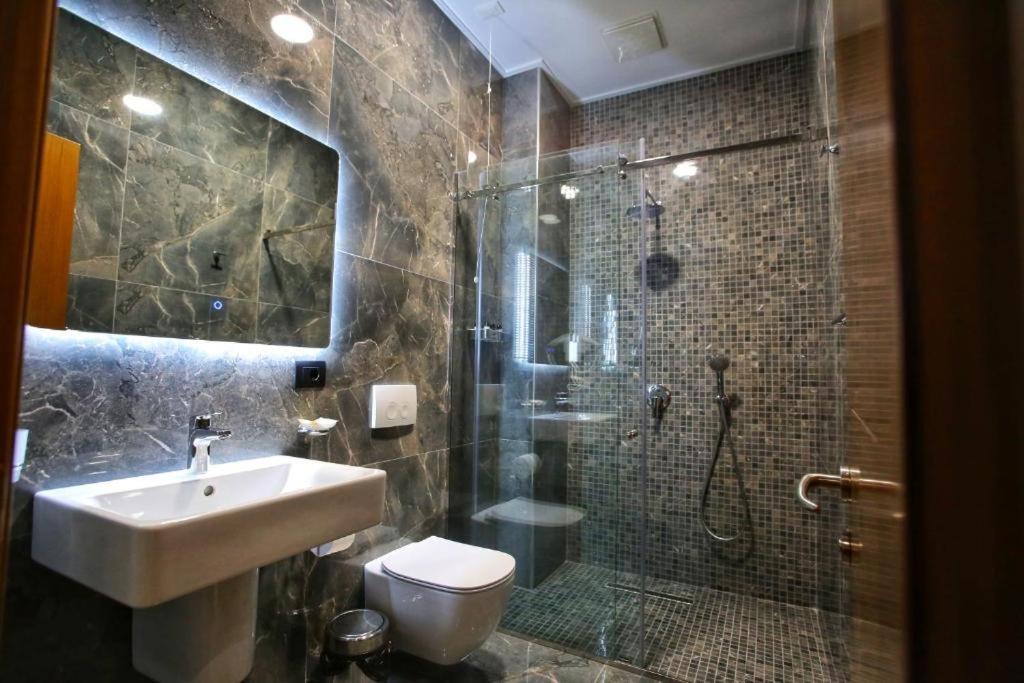 Portik Hotel Berat Esterno foto