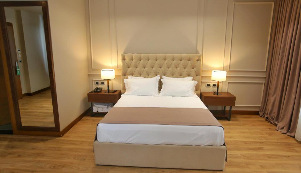 Portik Hotel Berat Esterno foto