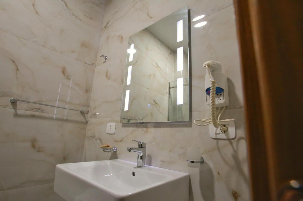 Portik Hotel Berat Esterno foto