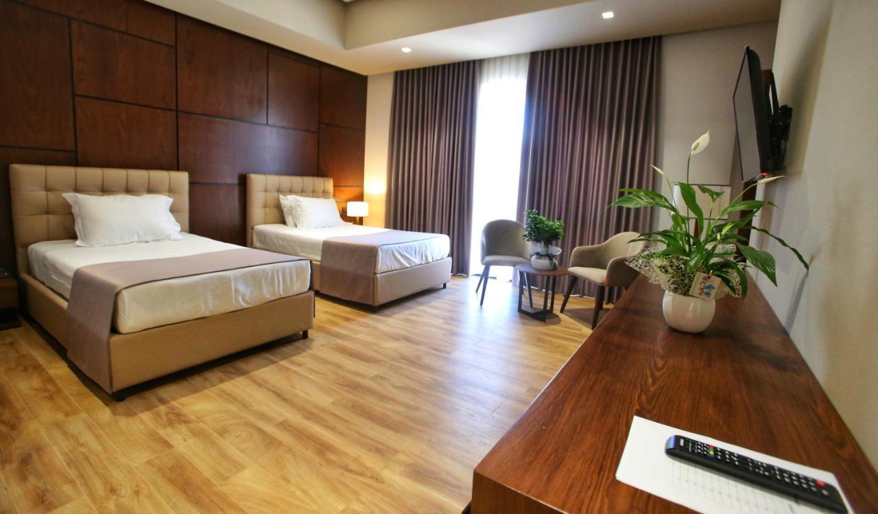 Portik Hotel Berat Esterno foto