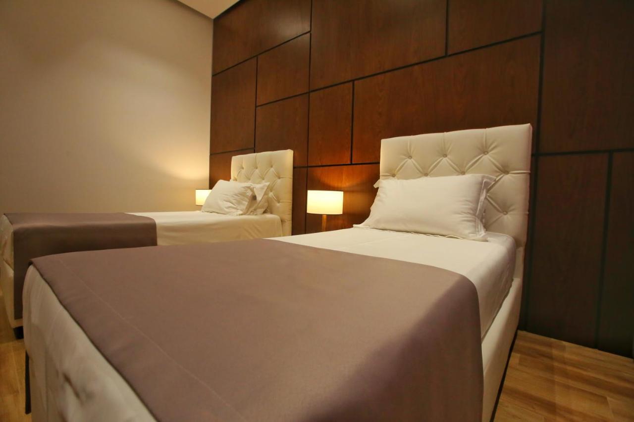 Portik Hotel Berat Esterno foto