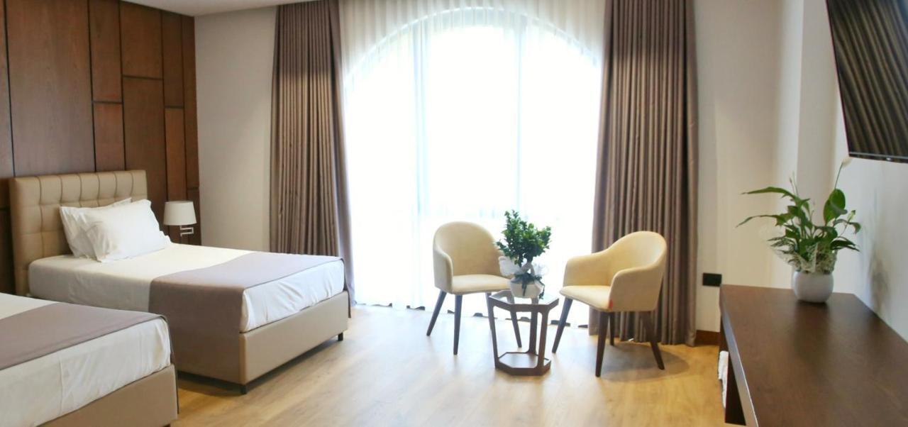 Portik Hotel Berat Esterno foto
