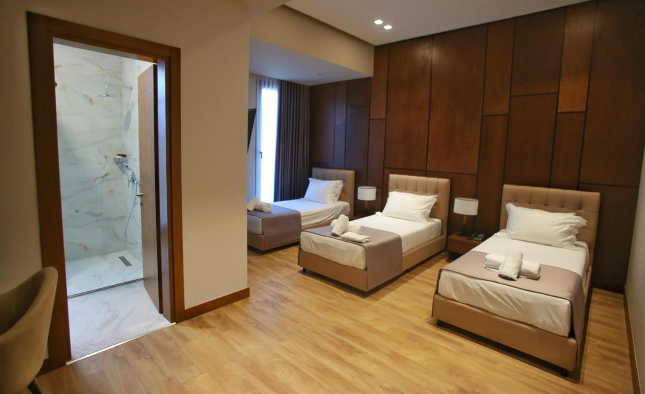 Portik Hotel Berat Esterno foto