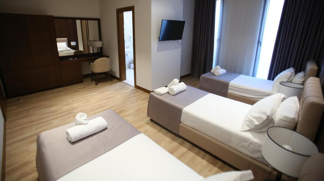 Portik Hotel Berat Esterno foto