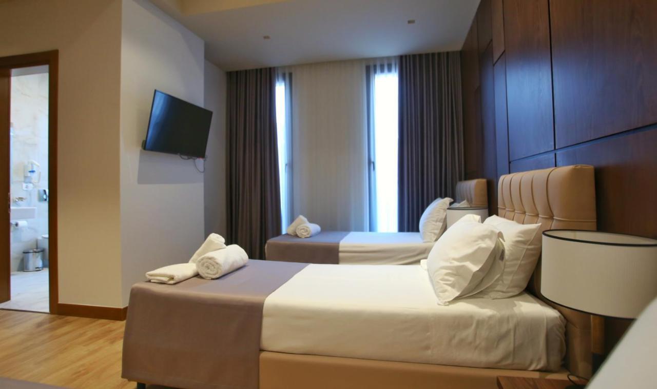 Portik Hotel Berat Esterno foto