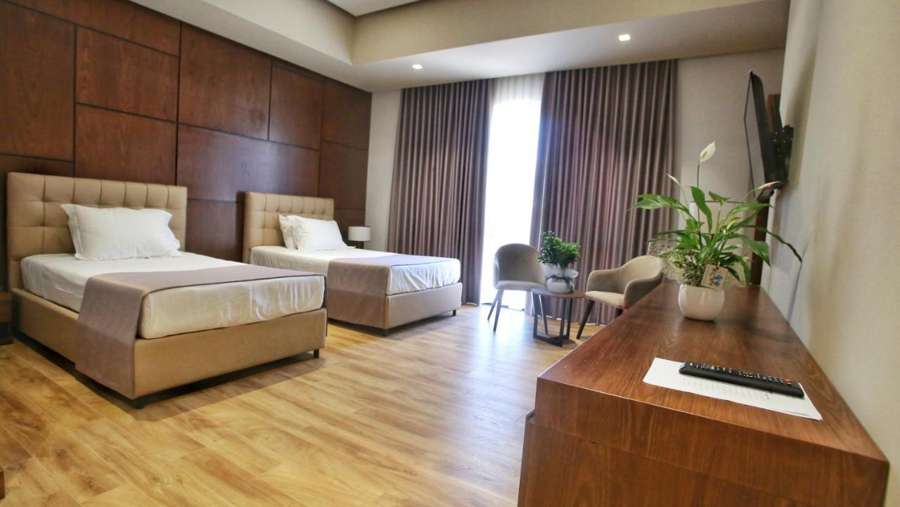 Portik Hotel Berat Esterno foto
