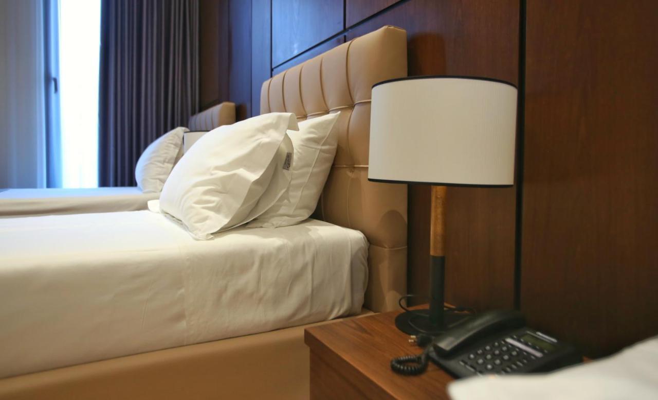 Portik Hotel Berat Esterno foto